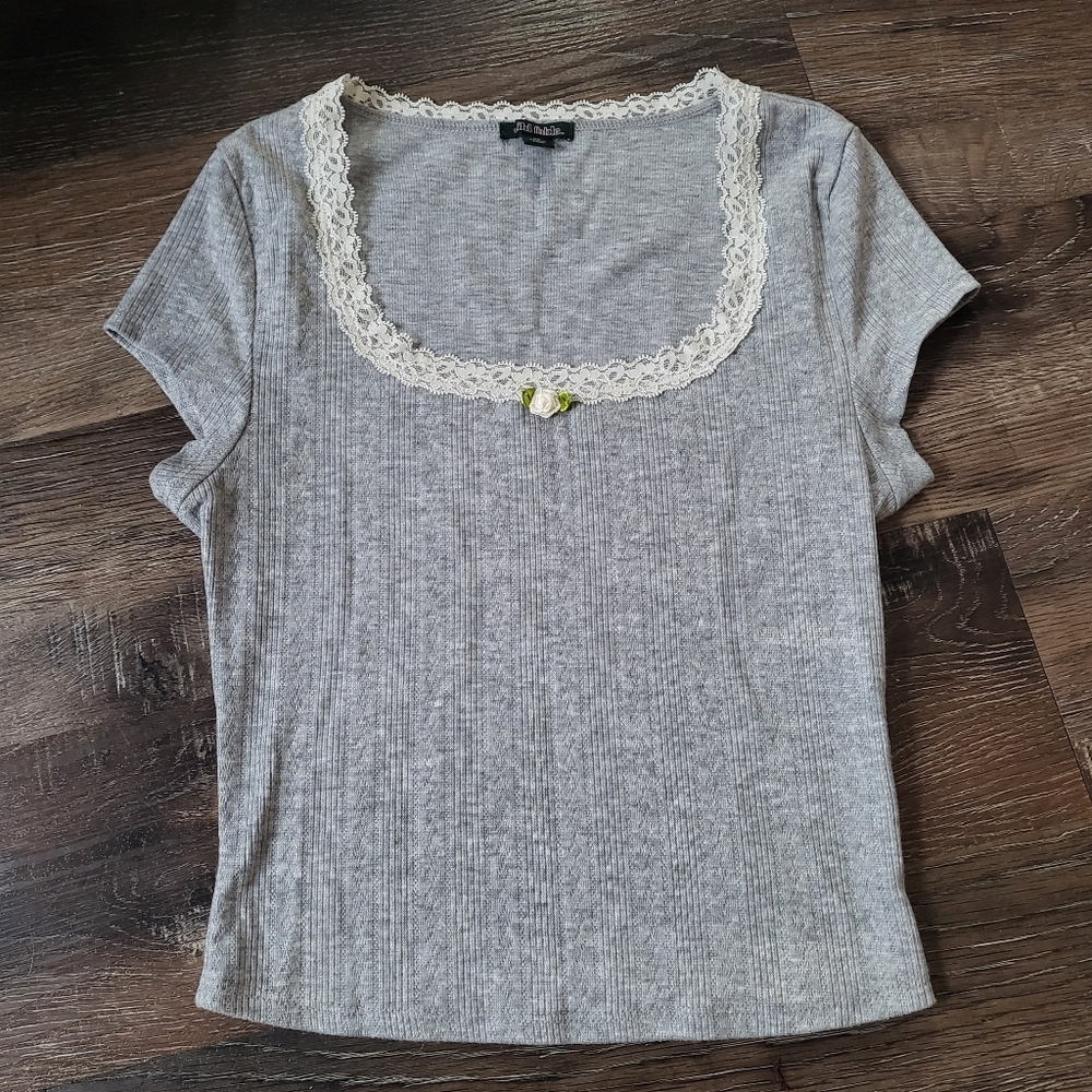 🎒🩷Lace Trim Ribbed Square neck Babytee🎀